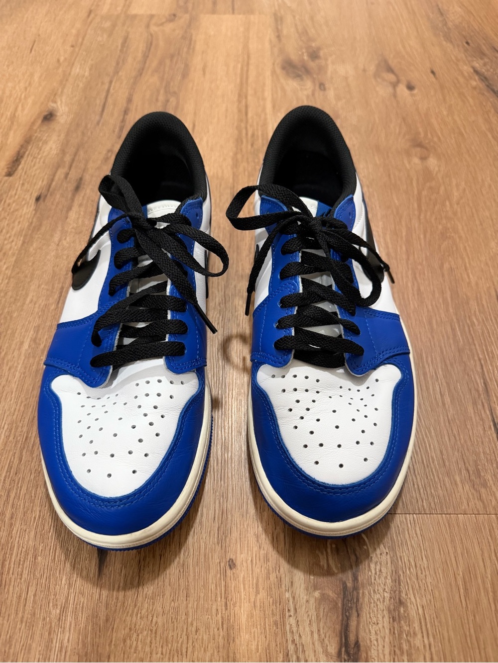 Nike Men's Low-Top Sneakers in White, Blue & Black sz 9.5